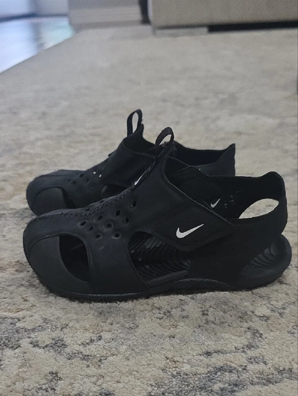 Nike Kids Black Water Shoes, size 10c
